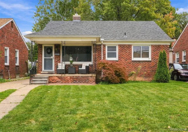 Photo 2 of Single family home for sale at 1339 Venice St, Dearborn, MI 48124 | MLS# 20261079647 | Listing updated on 2026-10-19