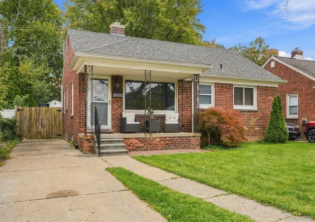 Photo 3 of Single family home for sale at 1339 Venice St, Dearborn, MI 48124 | MLS# 20261079647 | Listing updated on 2026-10-19