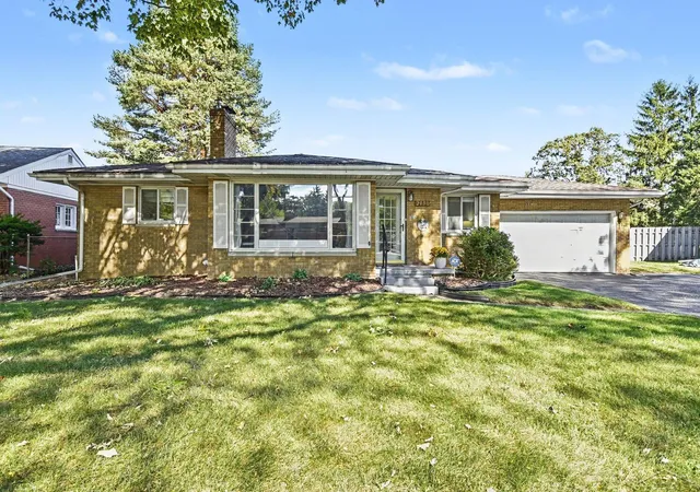 Photo 1 of Sale Pending at 2130 Clover Ln, Saginaw, MI 48602 | MLS# 61050223595 | Listing updated on 2026-10-12