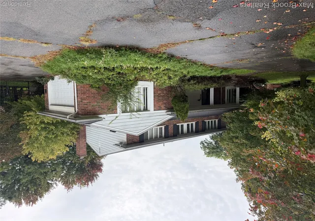 Photo 3 of Single family home for sale at 23162 Coventry Woods Ln, Southfield, MI 48034 | MLS# 20261079662 | Listing updated on 2026-10-14