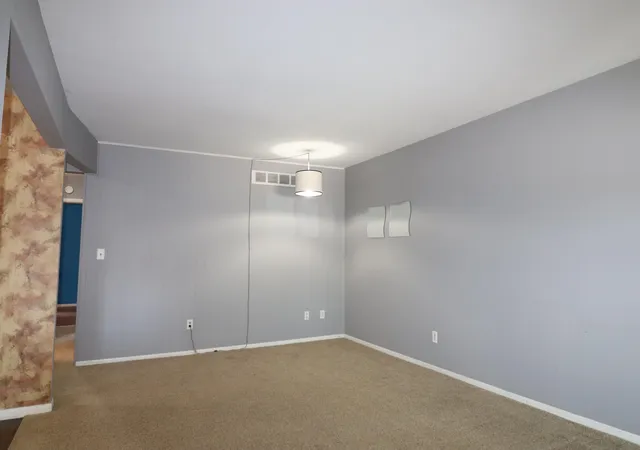 Photo 3 of Condo for sale at 1640 Washtenaw Rd, Ypsilanti, MI 48197 | MLS# 81026052422 | Listing updated on 2026-10-12