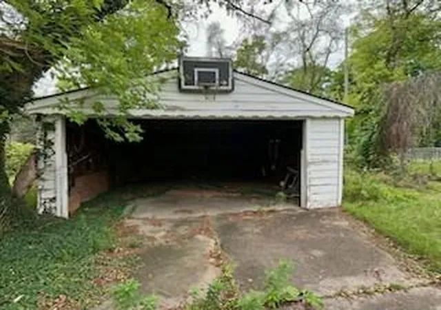 Photo 3 of Single family home for sale at 15747 Pierson St, Detroit, MI 48223 | MLS# 81026052436 | Listing updated on 2026-10-09