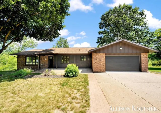 Photo 1 of Single family home for sale at 3890 Walker Ave Nw, Grand Rapids, MI 49544 | MLS# 65026052437 | Listing updated on 2026-10-08