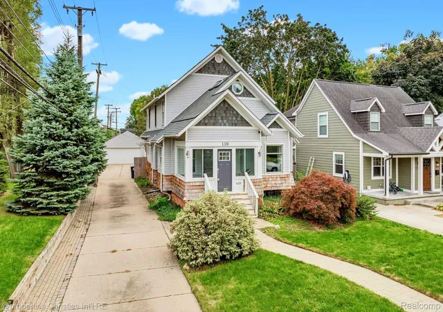 Photo 1 of Single family home for sale at 119 Crane Ave, Royal Oak, MI 48067 | MLS# 20261079688 | Listing updated on 2026-10-18
