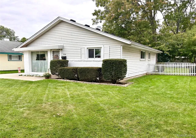 Photo 2 of Single family home for sale at 7950 Clippert St, Taylor, MI 48180 | MLS# 20261079689 | Listing updated on 2026-10-07