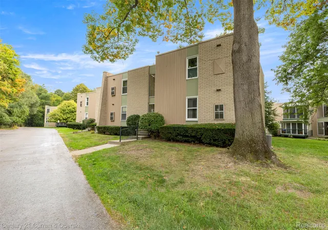 Photo 1 of Sale Pending at 32995 Fargo St, Livonia, MI 48152 | MLS# 20261079696 | Listing updated on 2026-10-18