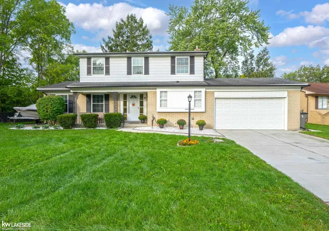 Photo 1 of Sale Pending at 35027 Pappstein Dr, Clinton Township, MI 48035 | MLS# 58050223622 | Listing updated on 2026-10-15
