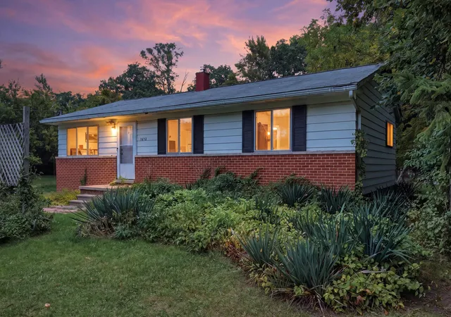Photo 1 of Sale Pending at 1692 N Hix Rd, Westland, MI 48185 | MLS# 81026052454 | Listing updated on 2026-10-05