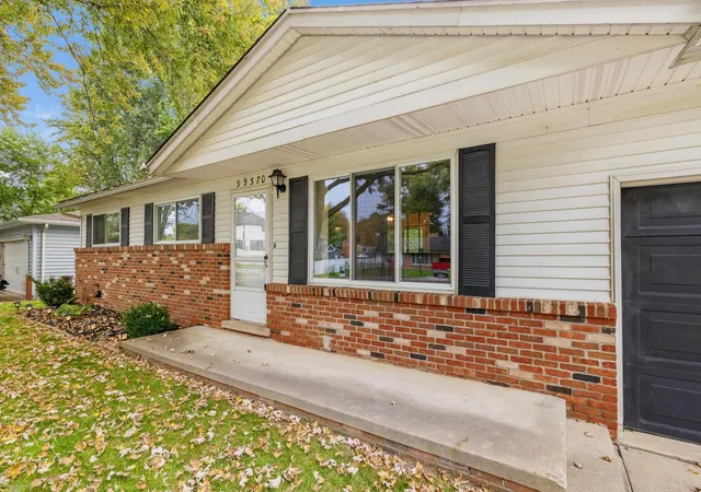 Photo 2 of Single family home for sale at 39370 Long St, Harrison Township, MI 48045 | MLS# 58050223627 | Listing updated on 2026-10-19
