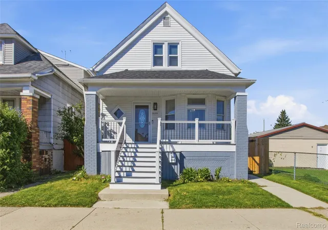 Photo 2 of Single family home for sale at 2055 Evaline St, Hamtramck, MI 48212 | MLS# 20261079720 | Listing updated on 2026-10-15