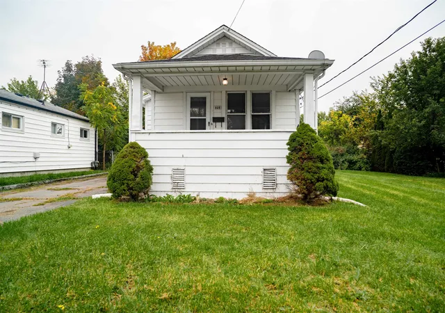 Photo 1 of Sale Pending at 809 Campbell St, Flint, MI 48507 | MLS# 5050223632 | Listing updated on 2026-10-30