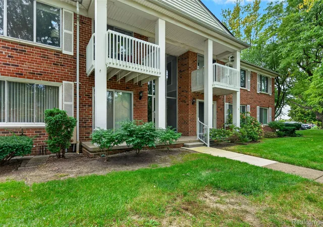 Condo for sale at 42241 Toddmark Ln, Clinton Township, MI 48038 | MLS# 20261079727