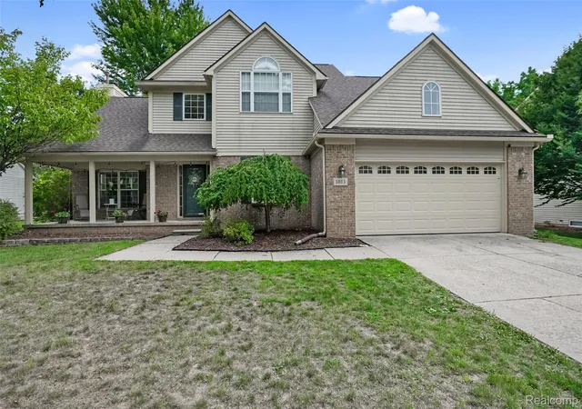 Photo 1 of Single family home for sale at 1013 Oak Cluster Dr, Howell, MI 48855 | MLS# 20261079738 | Listing updated on 2026-10-11