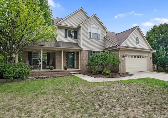 Photo 2 of Single family home for sale at 1013 Oak Cluster Dr, Howell, MI 48855 | MLS# 20261079738 | Listing updated on 2026-10-11