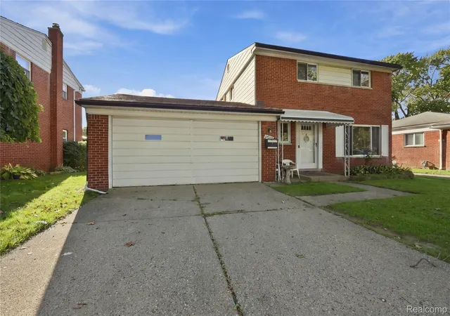 Photo 2 of Single family home for sale at 29615 Roan Dr, Warren, MI 48093 | MLS# 20261079739 | Listing updated on 2026-10-18