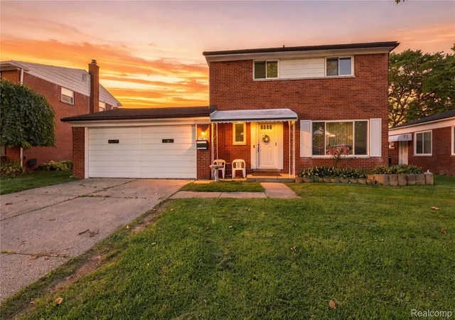 Photo 3 of Single family home for sale at 29615 Roan Dr, Warren, MI 48093 | MLS# 20261079739 | Listing updated on 2026-10-18