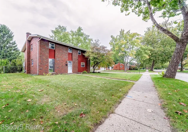 Photo 3 of Single family home for sale at 19495 Osmus St, Livonia, MI 48152 | MLS# 20261079741 | Listing updated on 2026-10-18
