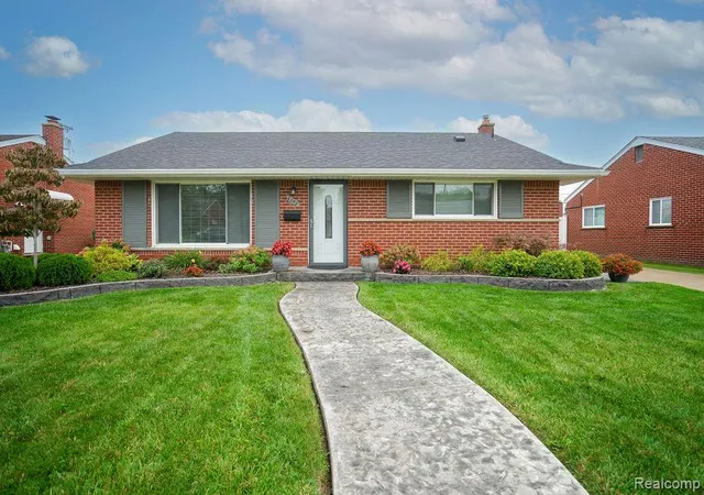 Photo 1 of Single family home for sale at 6542 Sunset St, Garden City, MI 48135 | MLS# 20261079755 | Listing updated on 2026-10-09