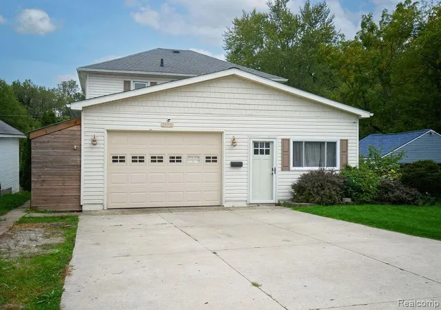 Photo 2 of Single family home for sale at 25991 E Huron River Dr, Flat Rock, MI 48134 | MLS# 20261079758 | Listing updated on 2026-10-12