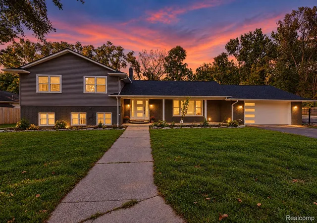 Photo 1 of Single family home for sale at 15879 Millar Rd, Clinton Township, MI 48036 | MLS# 20261079770 | Listing updated on 2026-10-13