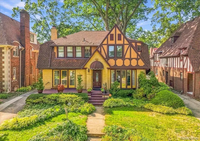 Photo 3 of Single family home for sale at 18265 Parkside St, Detroit, MI 48221 | MLS# 20261079776 | Listing updated on 2026-10-09