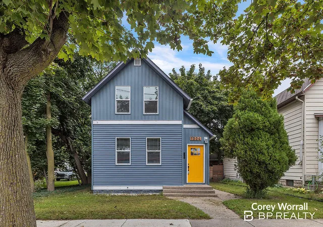 Photo 1 of Single family home for sale at 1004 Garfield Ave Nw, Grand Rapids, MI 49504 | MLS# 65026052526 | Listing updated on 2026-10-08