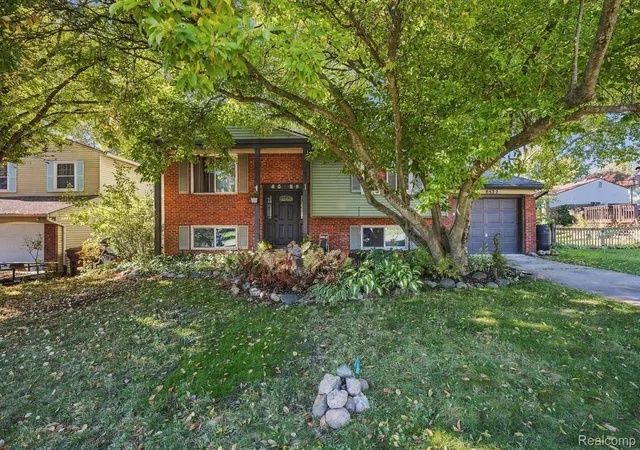Photo 1 of Single family home for sale at 8522 Buckingham Dr, Ypsilanti, MI 48198 | MLS# 20261079826 | Listing updated on 2026-10-10