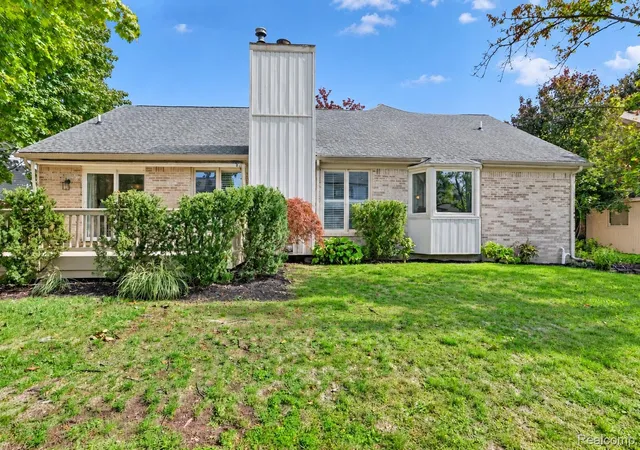 Photo 25 of Single family home for sale at 19431 Southampton Dr, Livonia, MI 48152 | MLS# 20261079828 | Listing updated on 2026-10-18