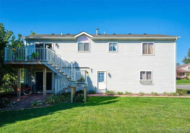 Photo 2 of Single family home for sale at 788 Stoney Dr, South Lyon, MI 48178 | MLS# 20261079834 | Listing updated on 2026-10-21