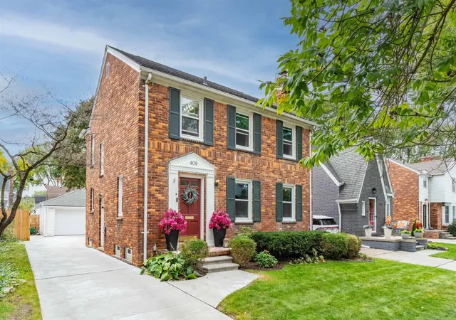 Photo 1 of Single family home for sale at 409 Madison St, Grosse Pointe Farms, MI 48236 | MLS# 58050223680 | Listing updated on 2026-10-07
