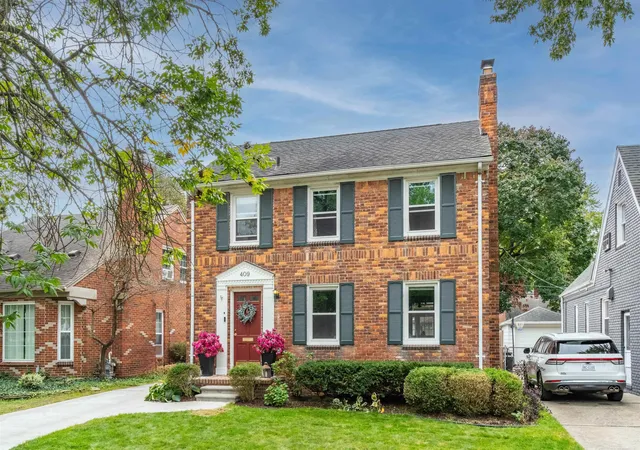 Photo 3 of Single family home for sale at 409 Madison St, Grosse Pointe Farms, MI 48236 | MLS# 58050223680 | Listing updated on 2026-10-07