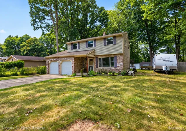 Photo 3 of Single family home for sale at 3047 Courtesy Dr, Flint, MI 48506 | MLS# 20261079854 | Listing updated on 2026-10-07