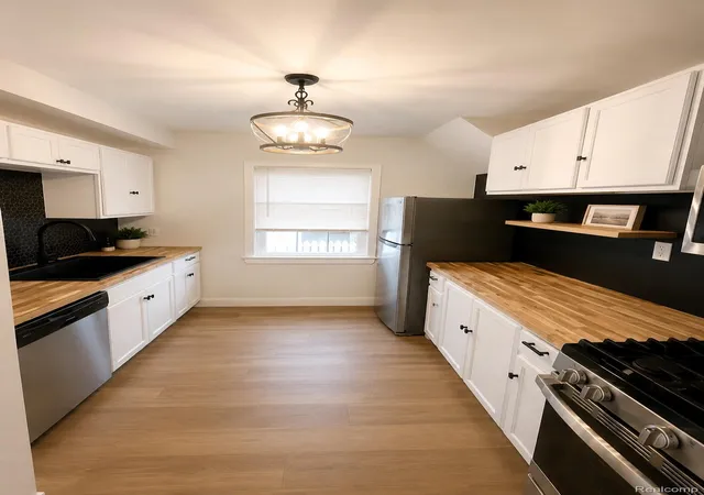 Photo 3 of Single family home for sale at 16224 Tuller St, Detroit, MI 48221 | MLS# 20261079855 | Listing updated on 2026-10-03
