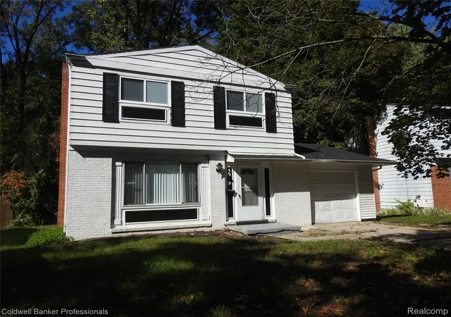 Single family home for sale at 5919 Western Rd, Flint, MI 48506 | MLS# 20261079858