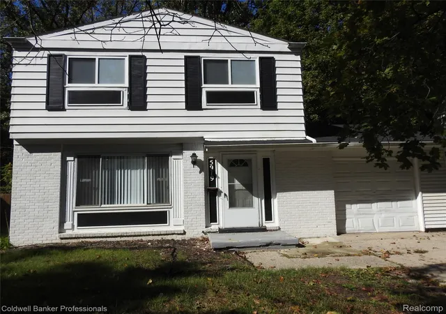 Photo 2 of Single family home for sale at 5919 Western Rd, Flint, MI 48506 | MLS# 20261079858 | Listing updated on 2026-10-27