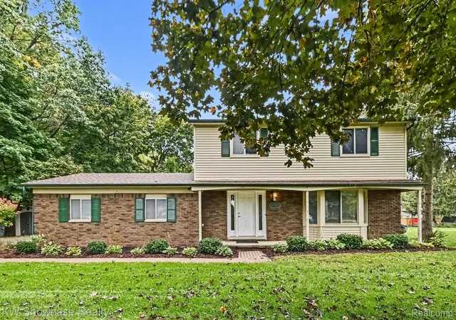 Photo 2 of Single family home for sale at 3305 Harvey Lake Rd, Highland, MI 48356 | MLS# 20261079865 | Listing updated on 2026-10-18