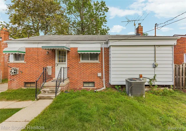 Photo 3 of Single family home for sale at 9055 Columbia, Redford, MI 48239 | MLS# 20261079875 | Listing updated on 2026-10-18