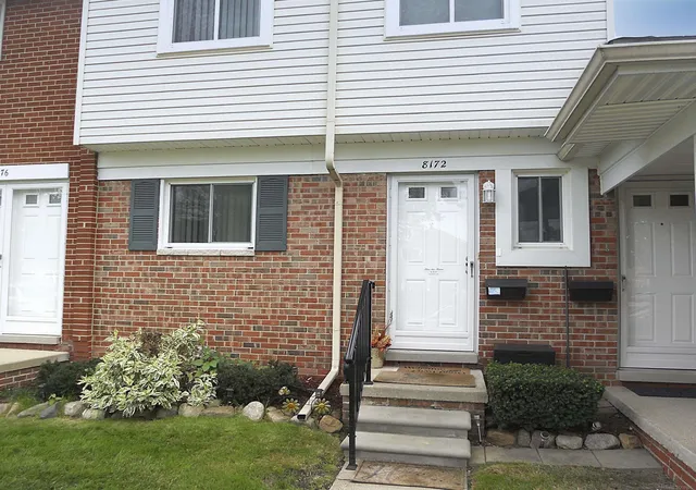 Photo 2 of Condo for sale at 8172 Farnum Ave, Warren, MI 48093 | MLS# 58050223695 | Listing updated on 2026-10-19