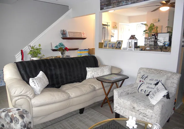 Listing Photo 4 - Condo for sale in building located at 8172 Farnum Ave, Warren, MI 48093