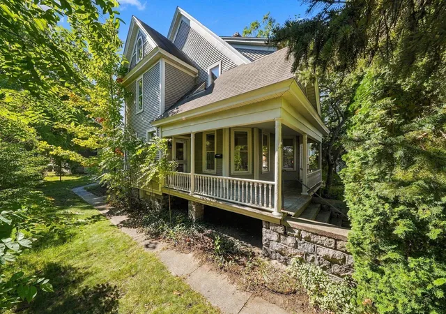 Photo 1 of Single family home for sale at 146 E 11th Street, Traverse City City Grand Traverse, MI 49684 | MLS# 78080074168 | Listing updated on 2026-10-12