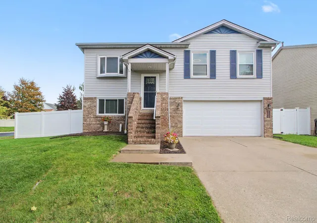 Photo 1 of Single family home for sale at 5335 Barbara Ave, Trenton, MI 48183 | MLS# 20261079886 | Listing updated on 2026-10-11