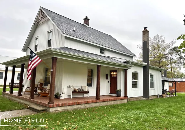Photo 2 of Single family home for sale at 116 S West St, Henderson, MI 48841 | MLS# 60050223702 | Listing updated on 2026-10-18