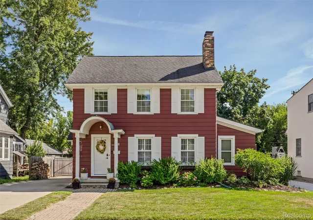 Photo 1 of Sale Pending at 1208 Villa Rd, Birmingham, MI 48009 | MLS# 20261079904 | Listing updated on 2026-10-18