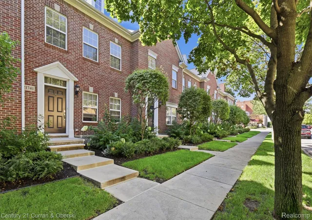 Listing Photo 4 - Condo for sale in building located at 21745 Garrison St, Dearborn, MI 48124