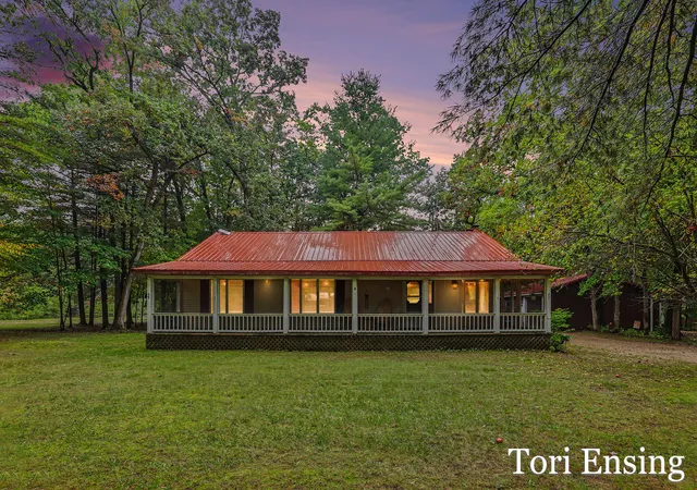 Photo 3 of Single family home for sale at 21 Riverview Dr, Greenville, MI 48838 | MLS# 65026052629 | Listing updated on 2026-10-19