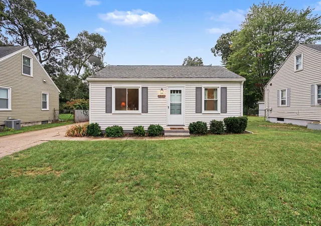 Photo 1 of Sale Pending at 2359 Harding Ave, Muskegon, MI 49441 | MLS# 71026052630 | Listing updated on 2026-10-04