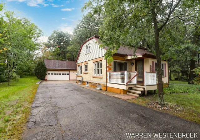 Photo 1 of Single family home for sale at 264 Rose St, Holland, MI 49424 | MLS# 71026052634 | Listing updated on 2026-10-15