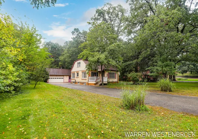 Photo 3 of Single family home for sale at 264 Rose St, Holland, MI 49424 | MLS# 71026052634 | Listing updated on 2026-10-15