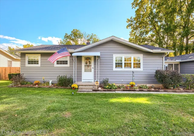 Photo 3 of Single family home for sale at 2149 W Frances Rd, Mount Morris, MI 48458 | MLS# 20261079938 | Listing updated on 2026-10-12