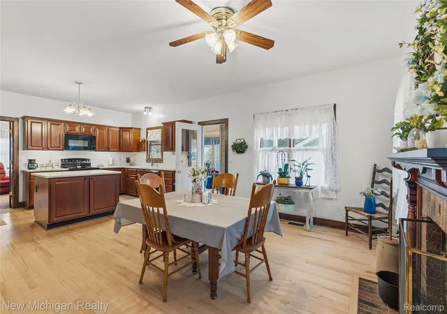 Photo 3 of Single family home for sale at 445 Crystal St, Milford, MI 48381 | MLS# 20261079942 | Listing updated on 2026-10-17